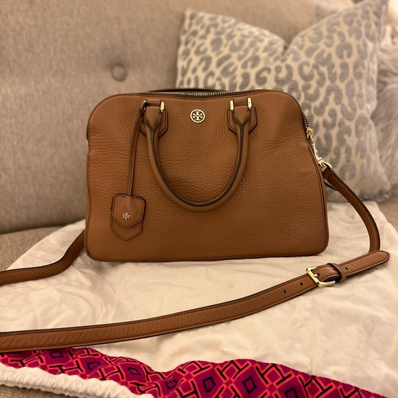 Tory Burch Handbags - Tory Burch Robinson leather satchel bag - large
